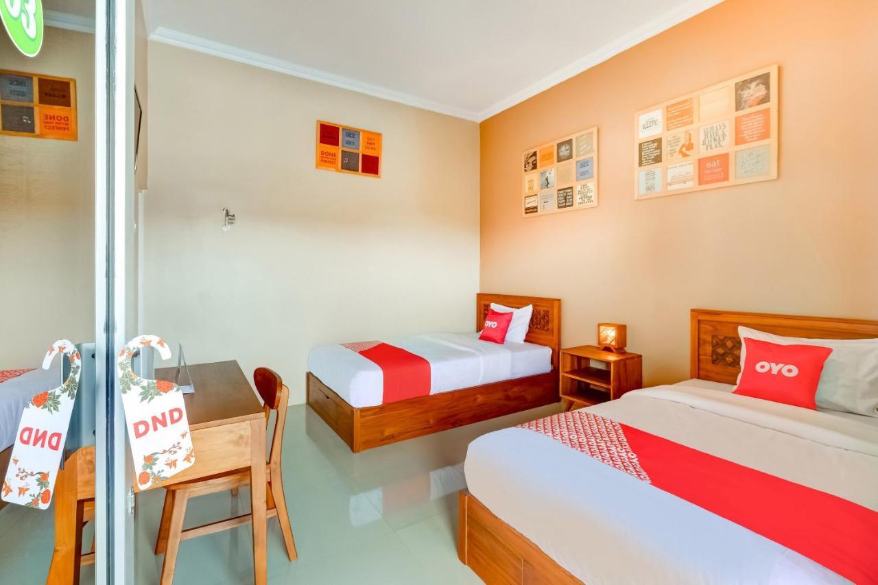 Hotel Super Oyo 3496 Griya Gayatri Syariah Melati Exterior foto
